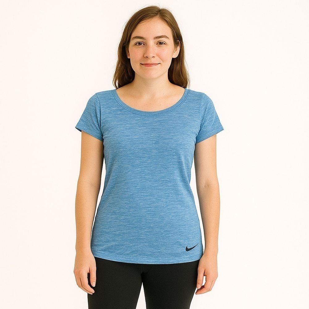 NIKE Tee XS